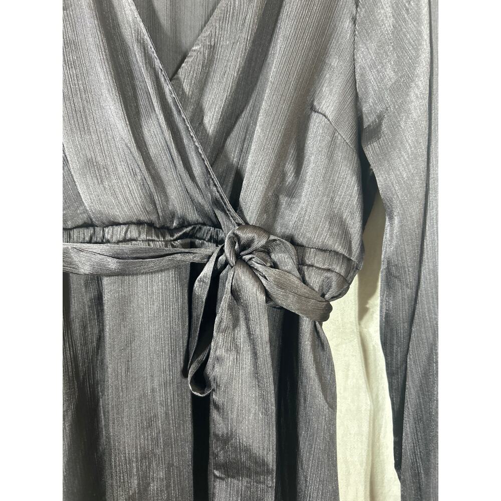 Torrid Babydoll Top 1 1X Gray Crepe Satin Belted Peplum Long Sleeve - Picture 3 of 9